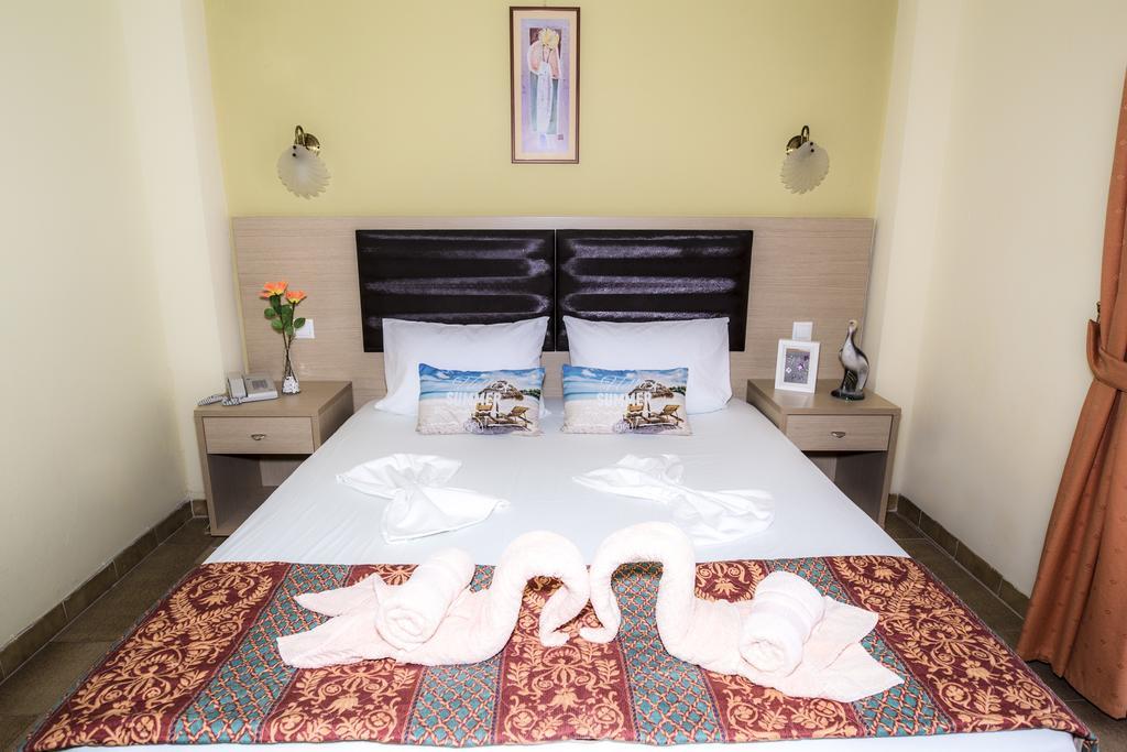 Dionisos Palms Apartments Paralia Dionysiou Ngoại thất bức ảnh