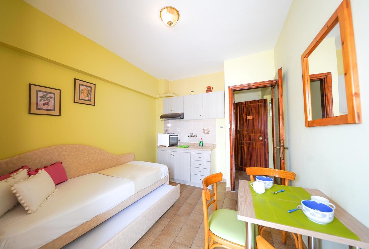 Dionisos Palms Apartments Paralia Dionysiou Ngoại thất bức ảnh